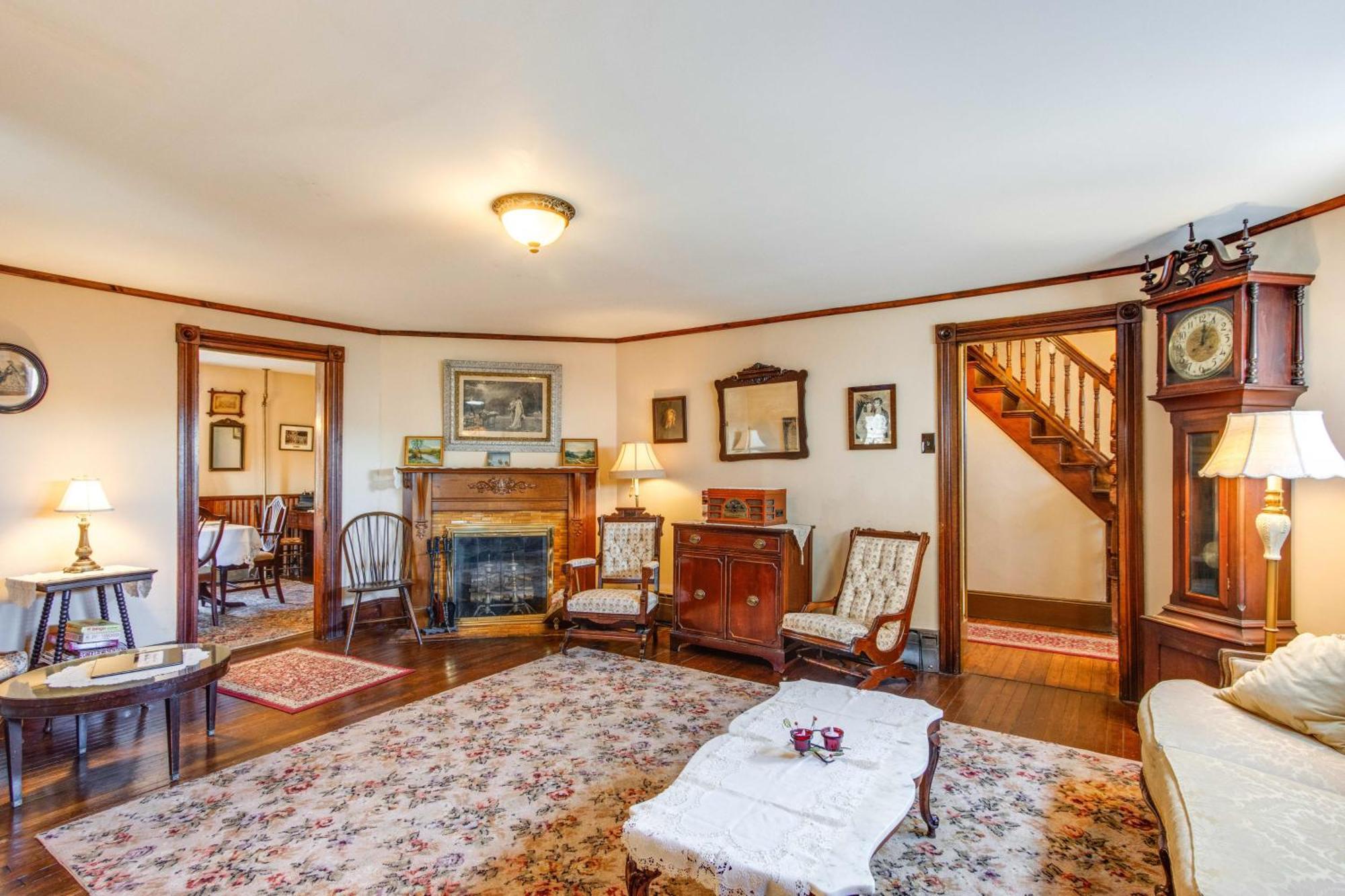 Victorian Home With Porch 6 Mi To Hickory Run Park! White Haven Eksteriør bilde